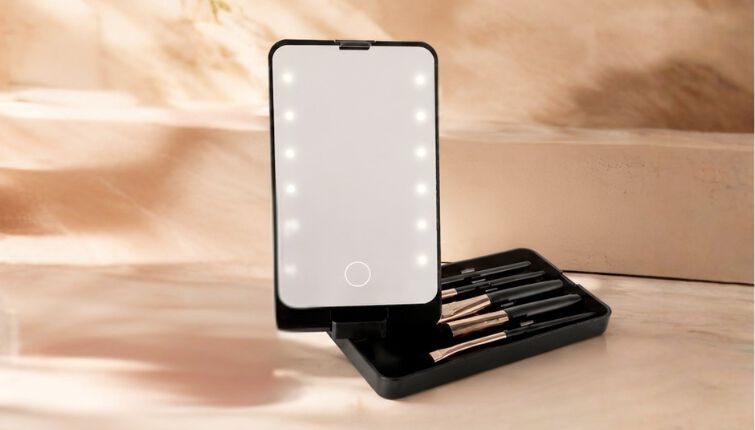 <b>GRATIS* per le amanti del trucco!</b>