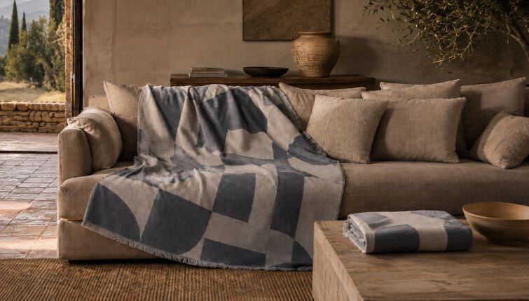 <b>Blanket AS A GIFT*</b>