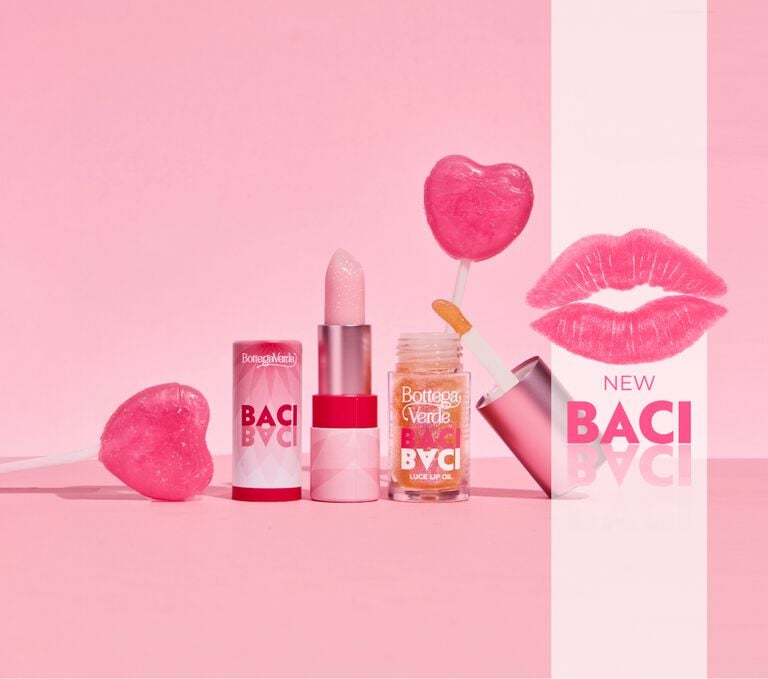 Scintillating kisses ✨