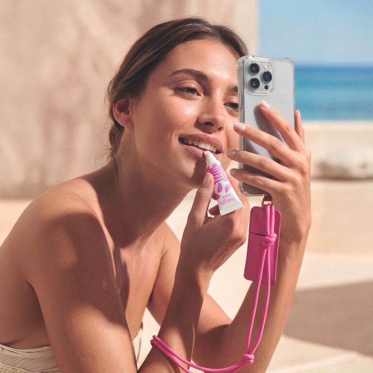 A glossy touch, always with you