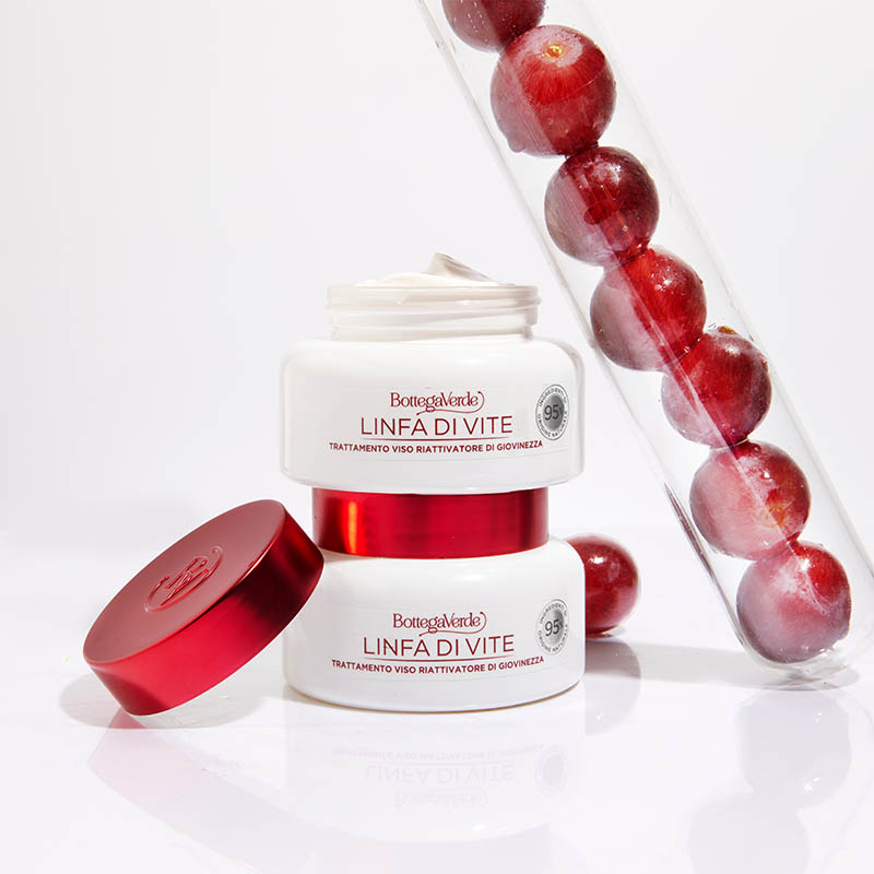 Linfa di Vite - Youth re-activator day and night face treatment - with Vine Sap and a Red Grape phytocomplex from Tenuta Massaini (50 ml) - all skin types