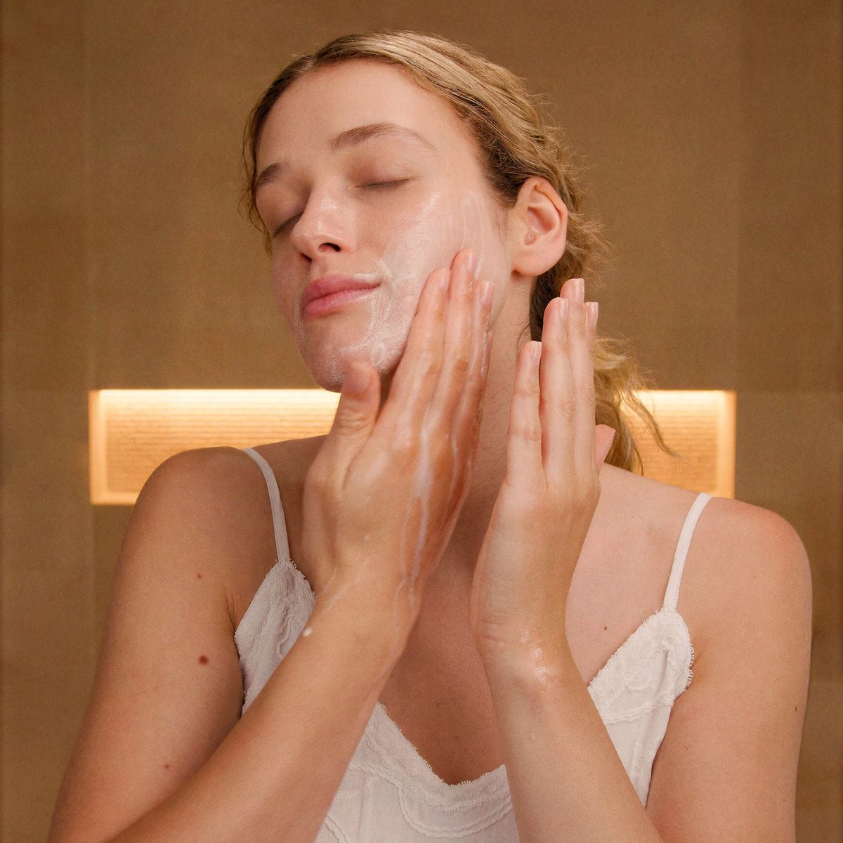 SAPONARIA and SUNFLOWER OIL - Cleansing milk oil - silkening, nourishing - (200 ml)