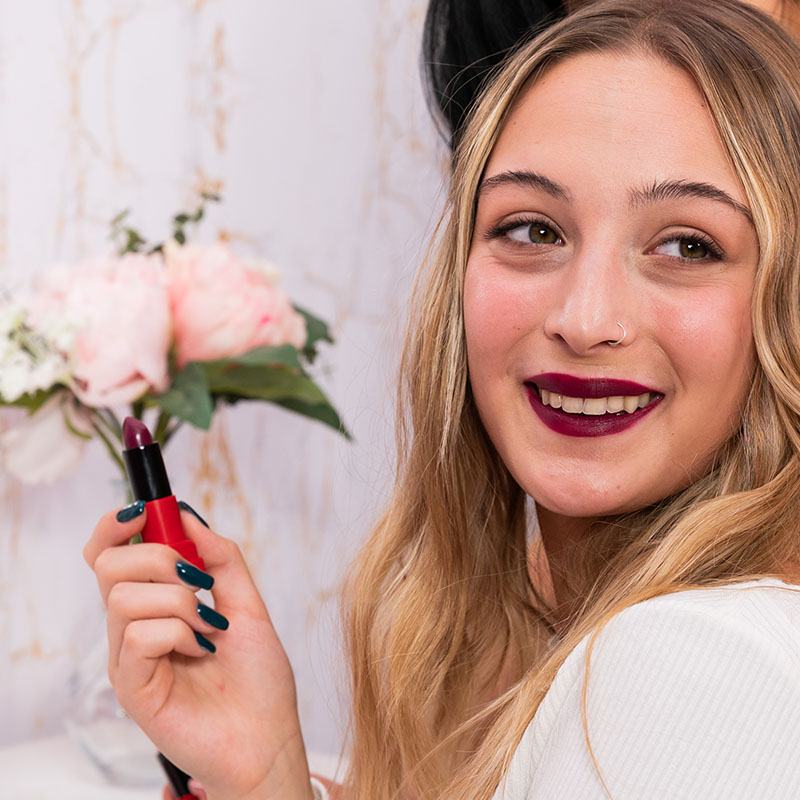 Creamy satin lipstick, with Pomegranate flower extract