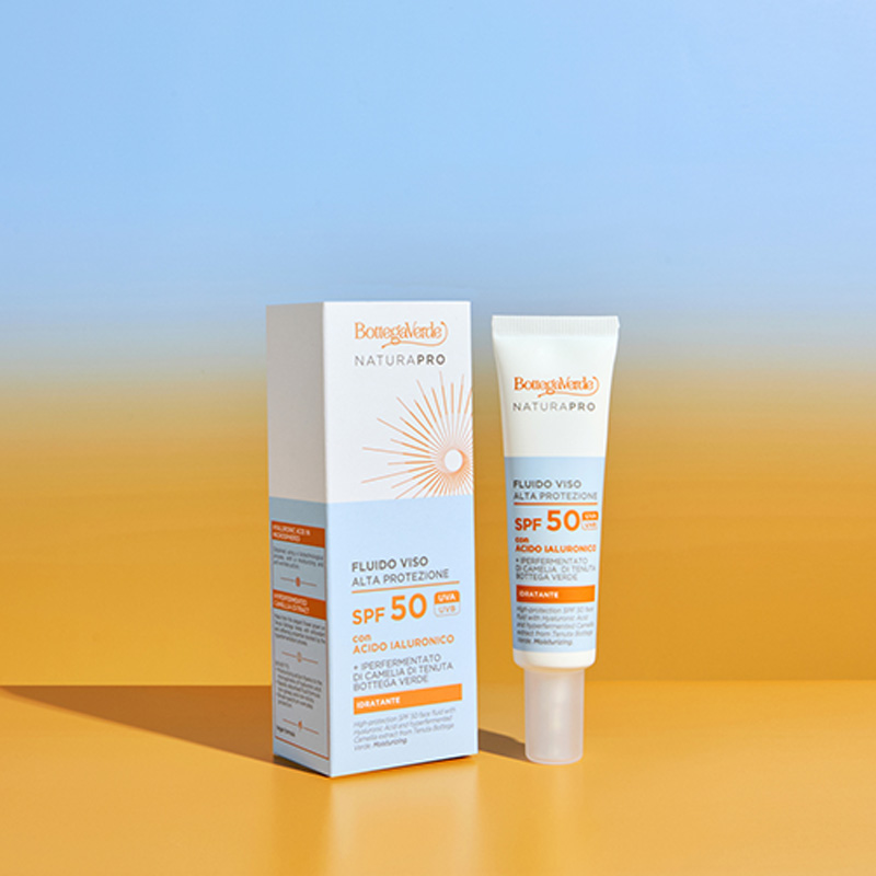 High-protection SPF 50 face fluid - with Hyaluronic Acid and hyperfermented Camellia extract from Tenuta Bottega Verde. Moisturizing (25 ml) - all skin types