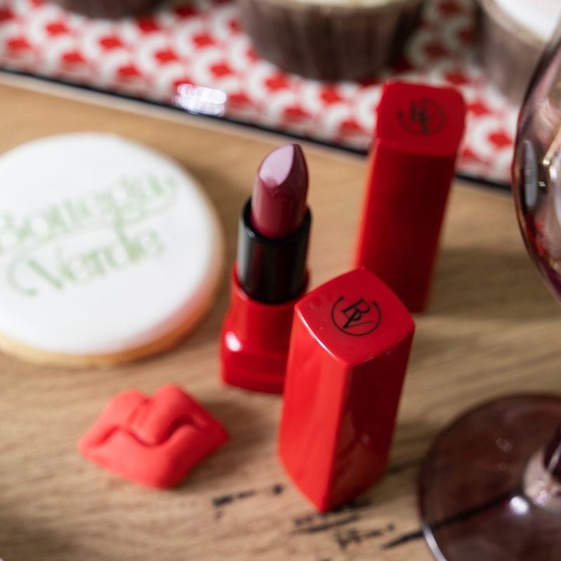 Creamy satin lipstick, with Pomegranate flower extract