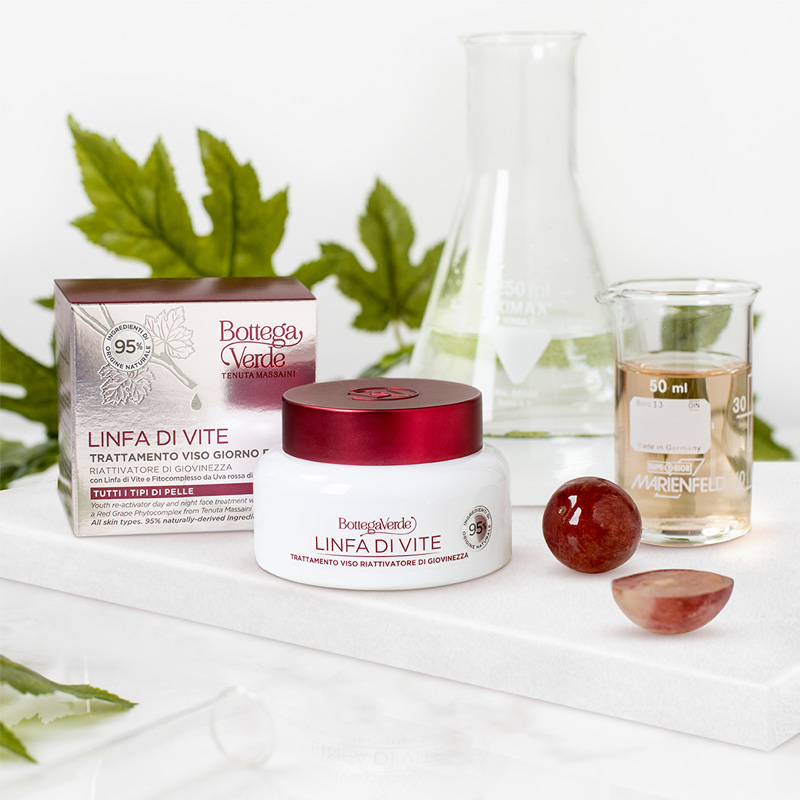 Linfa di Vite - Youth re-activator day and night face treatment - with Vine Sap and a Red Grape phytocomplex from Tenuta Massaini (50 ml) - all skin types