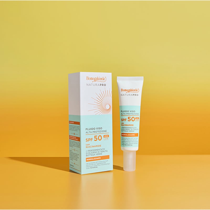 High-protection SPF 50 face fluid - with Niacinamide and hyperfermented Helichrysum extract from Tenuta Bottega Verde. Normalizing (25 ml) - combination and oily skin